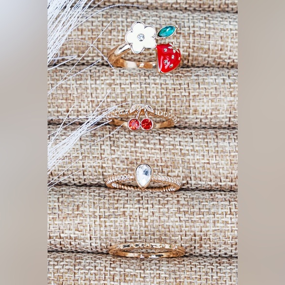 Jewelry - Crystal Avenue Gold Tone Ring Set